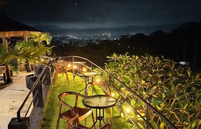 Bersantai di Watu Langit Coffee, Suasana Asri Dapat Bonus Panorama Prambanan