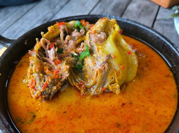 Bebek Goreng Joglo, Sajian Bebek Kuah Rempah yang Bikin Nagih