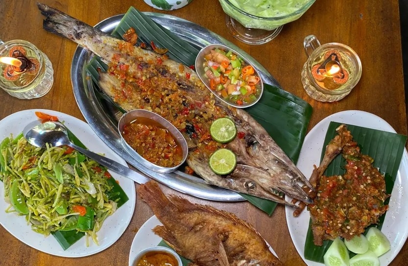 Warung Kembang Kates, Kuliner Sedap dengan View Sawah yang Bikin Betah