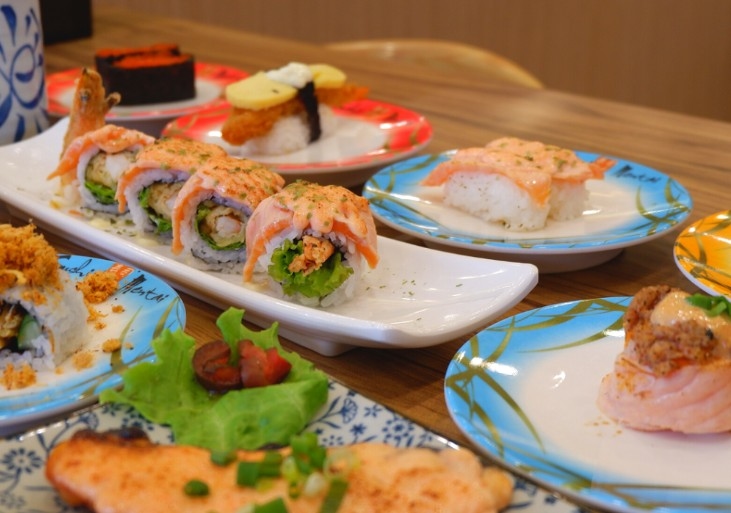 Sushi Mentai Yogyakarta, Sajikan Sushi dengan Konsep Rel Berjalan Terpanjang 