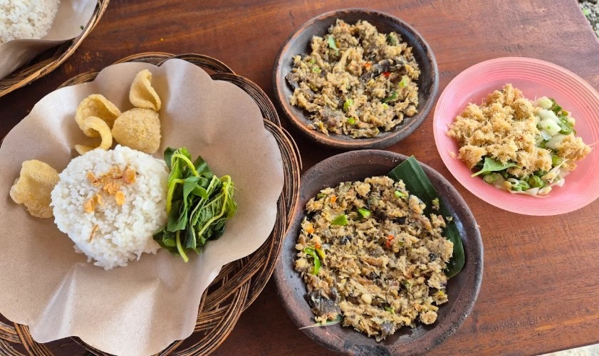 Sambal Belut Mbak Ning, Sensasi Pedas Gurih Belut yang Legit