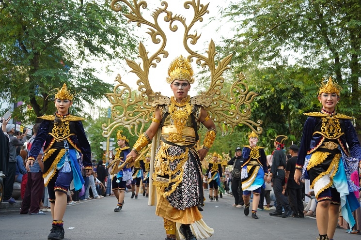 Ribuan Warga Menyaksikan Kirab Budaya di Malioboro
