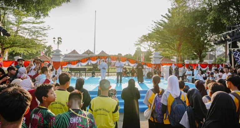 Pembacaan Teks Proklamasi dengan Bahasa Isyarat di Malioboro Pecahkan Rekor MURI 