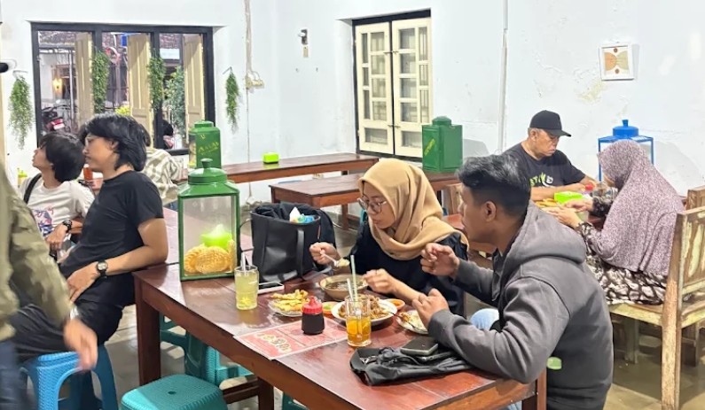 Griyo Dhahar Mbak Sekar, Ada Menu Nasi Sop Cuma Rp5.000