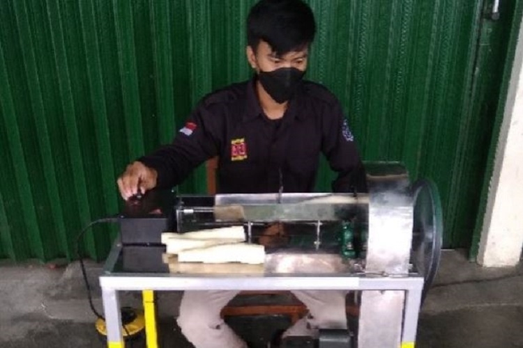 Dosen UMY Kembangkan Mesin Perajang Singkong Basis Stepper, Cocok bagi Pelaku Usaha Kecil