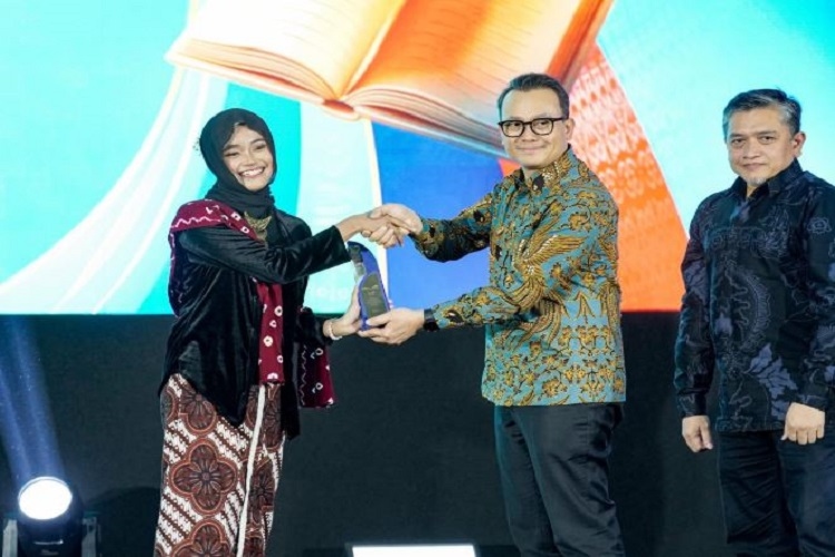 Berkat Keong Mas, Mahasiswa UMY Raih Penghargaan Tokoh Penggerak Lingkungan Tingkat Nasional