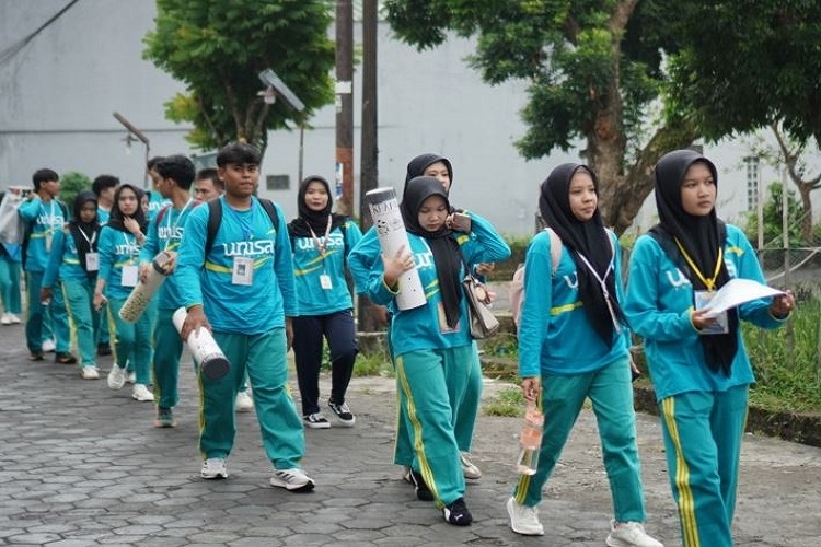 Ribuan Maba Unisa Yogyakarta Kenalkan Lodong Sisa Dapur ke Warga Gamping, Apa Itu?