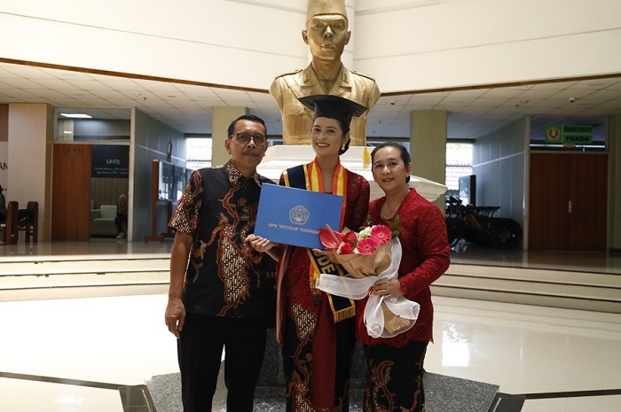 Dewi Arimbi, Duta Wimaya Pertama UPN Veteran Yogyakarta Berhasil Lulus Cumlaude