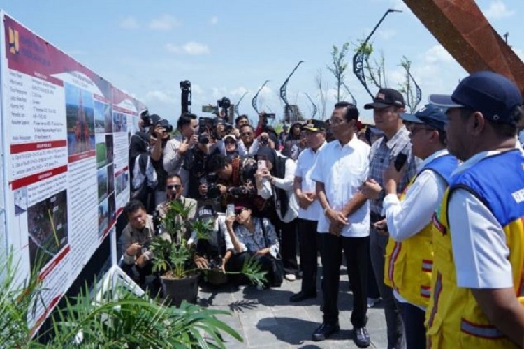 Tinjau Jembatan Pandansimo, Menko AHY Berharap Ekonomi Makin Tumbuh di Wilayah Selatan