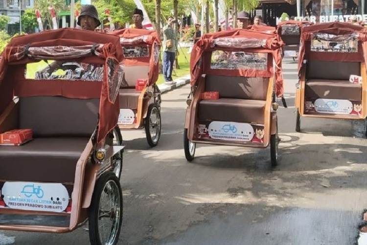 Dapat Becak Listrik dari Presiden Prabowo, Dalijo Warga Bantul: Tinggal Ngulir, Langsung Jalan
