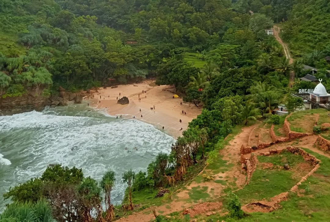 Pantai Ngetun, Hidden Gems, Cocok untuk Healing Tanpa Keramaian