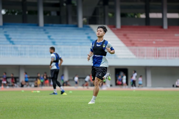 Hari Ibu, Pemain PSIM Iksan Chan Kenang Peran Luar Biasa Sang Nenek Membesarkan Dirinya