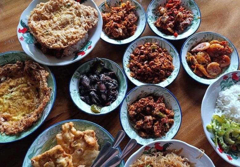 Dapur Mamaks, Warung Makan yang sajikan Menu Lezat Harga Terjangkau