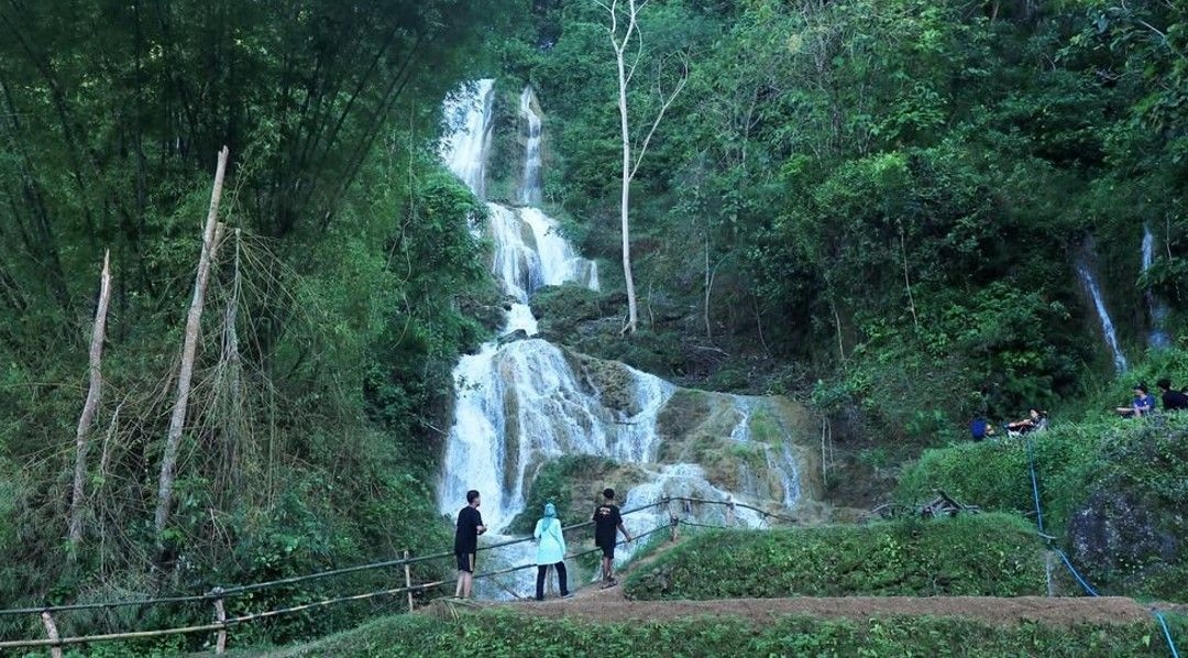 Trekking di Wisata Hidden Gems Air Terjun Penawangan Srunggo