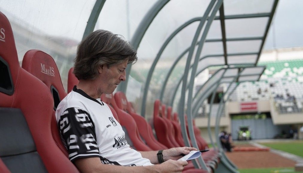 PSS Tambah Pemain di Bursa Transfer Kedua? Ini Kata Pieter Huistra