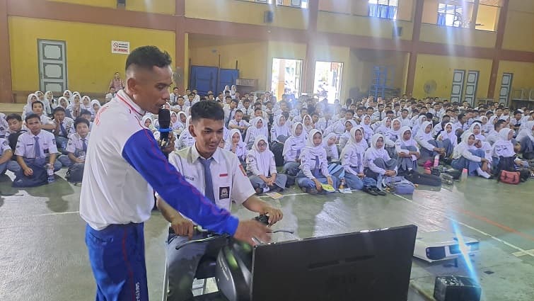 Astra Motor Yogyakarta Gelorakan Aman Berkendara bagi Pelajar SMKN 1 Purworejo