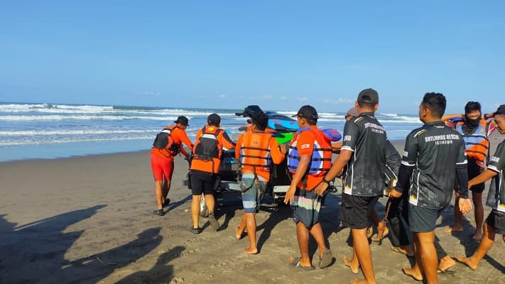 Nekat Bermain Surfing Tanpa SOP di Pantai Parangtritis, Remaja Ditemukan Meninggal Dunia