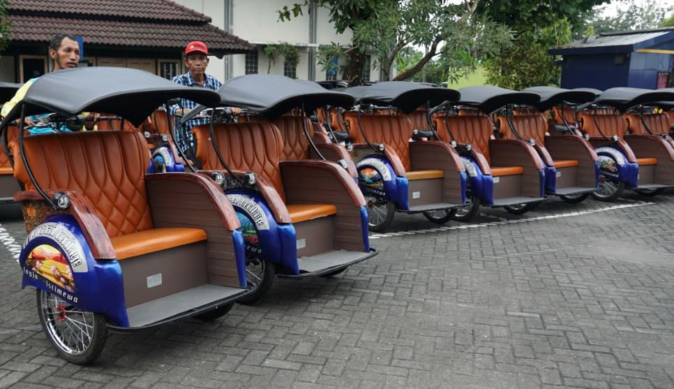 50 Pengemudi Becak Motor Malioboro Beralih ke Becak Listrik 