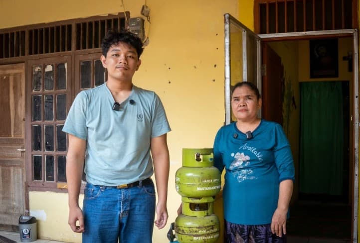 Kisah Walmer Siburian, Anak Penjual Gas Melon dan Galon asal Cileungsi Bisa Kuliah Gratis di UGM 