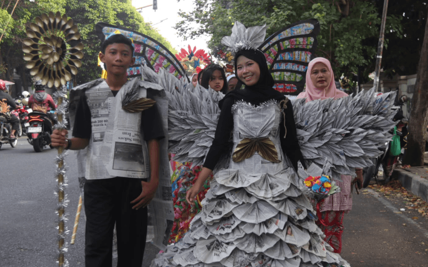 Karnaval HUT ke-270 Kota Jogja, Siswa SMPN 15 Kenakan Busana Daur Ulang Sampah 