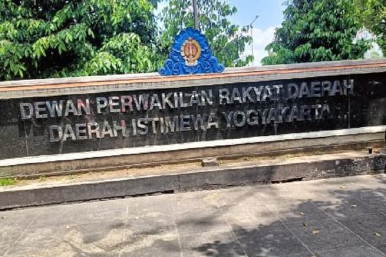 Mendagri Minta Kepala Daerah Evaluasi Tunjangan DPRD, Pengamat: Upaya Menjawab Langsung Keresahan Publik