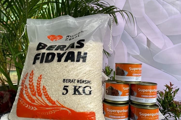 Rumah Zakat Yogyakarta Sumbang 2.000 Kg Beras dan 300 Kaleng Daging untuk Warga Kurang Mampu