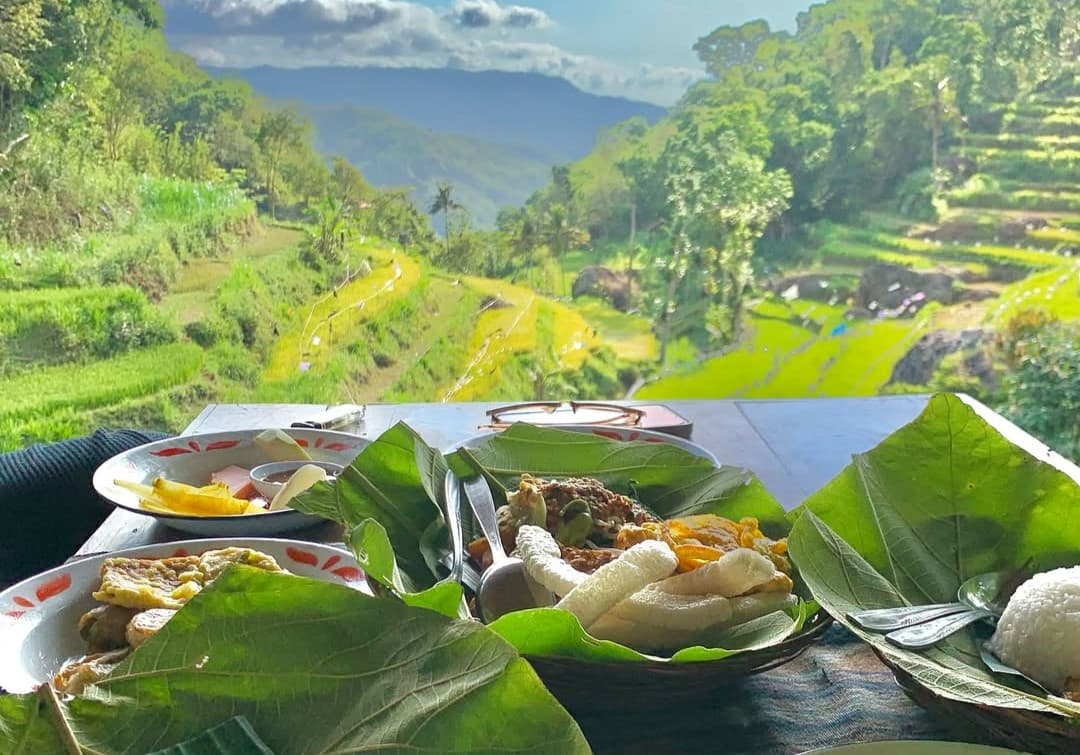 Gubuk Watu Adeg, Warung Makan View Pinggir Sawah di Bantul