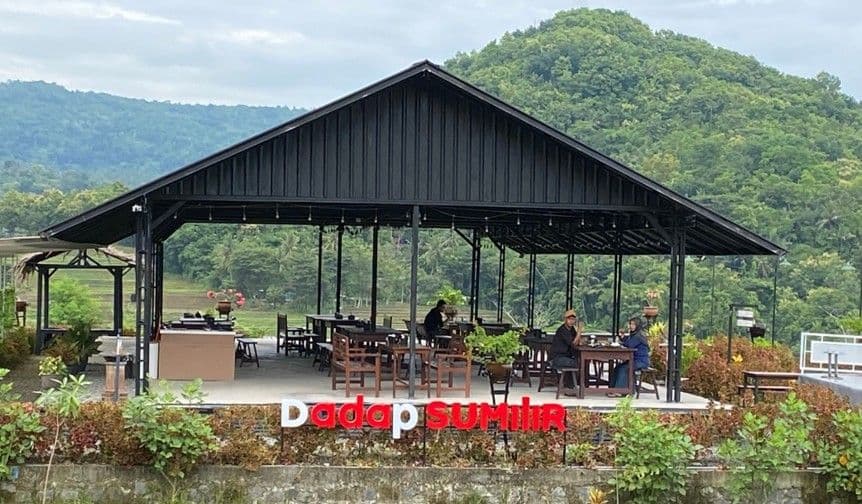 Dadap Sumilir, Spot Kulineran View Bukit Menoreh di Kulon Progo