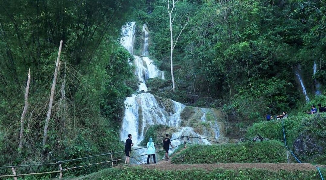 Trekking di Wisata Hidden Gems Air Terjun Penawangan Srunggo
