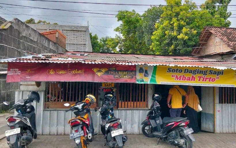 Soto Daging Sapi Mbah Tirto, Kuah Gurihnya Bikin Nambah Lagi