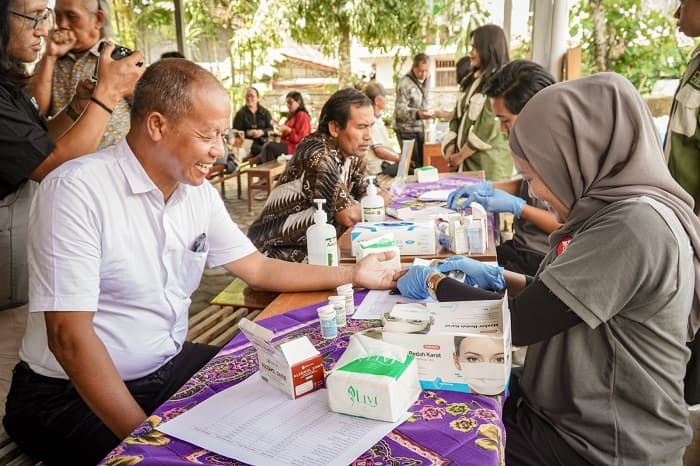 FK UAJY Bersama Paroki Santo Yoseph Medari Gelar Baksos Kesehatan