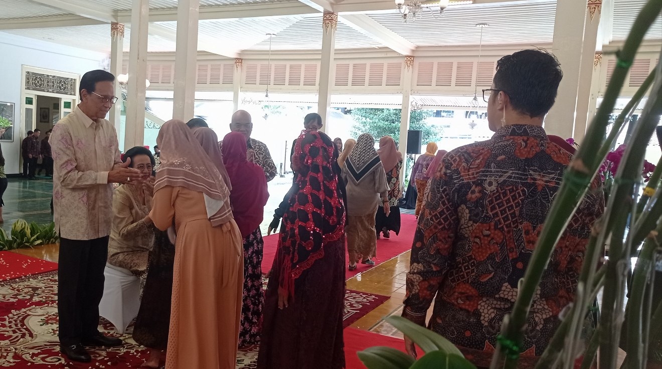 Beragam Kisah Warga DIY Usai Salaman dengan Sultan