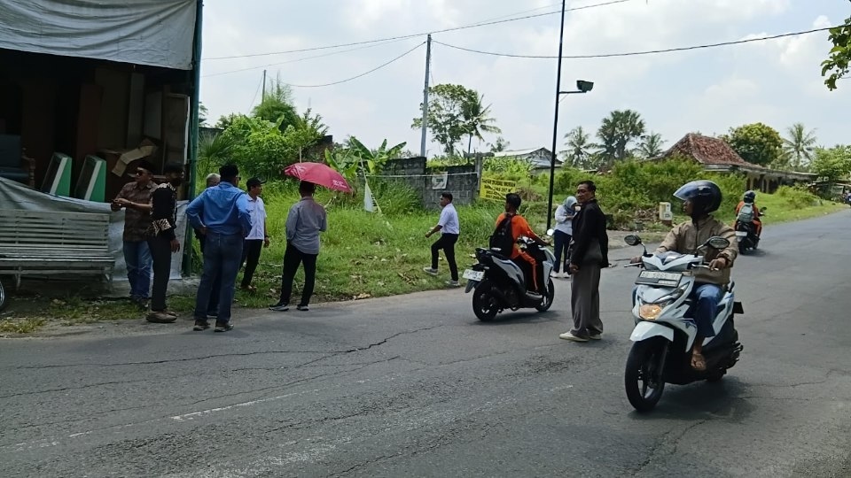 Warga Gedangan Sentolo Kulon Progo Keluhkan Genangan di Ruas Jalan Provinsi