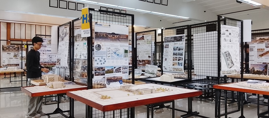 Gelar Karya Tugas Akhir Mahasiswa Arsitektur UAJY, Karya Boleh Dibeli?