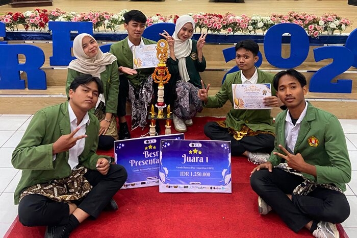 Mahasiswa UPN "Veteran" Yogyakarta Raih Juara Nasional Lewat Inovasi AI-IoT untuk Perkebunan Sawit