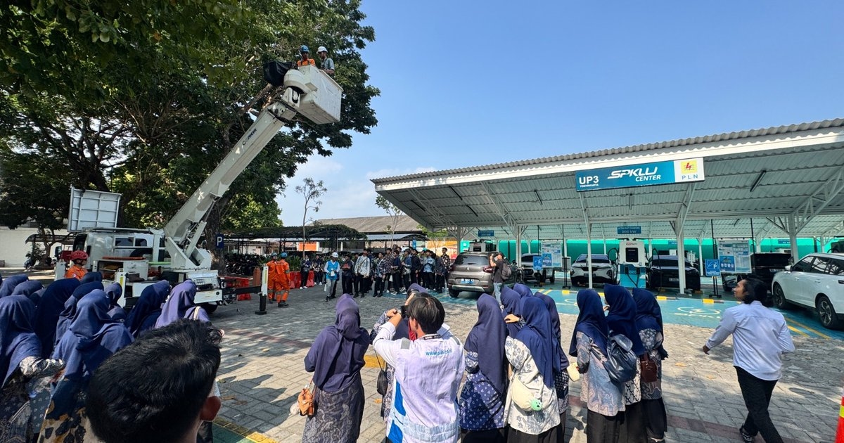 Siswa SMA Al-Furqan Tangerang Belajar Kelistrikan ke PLN DIY