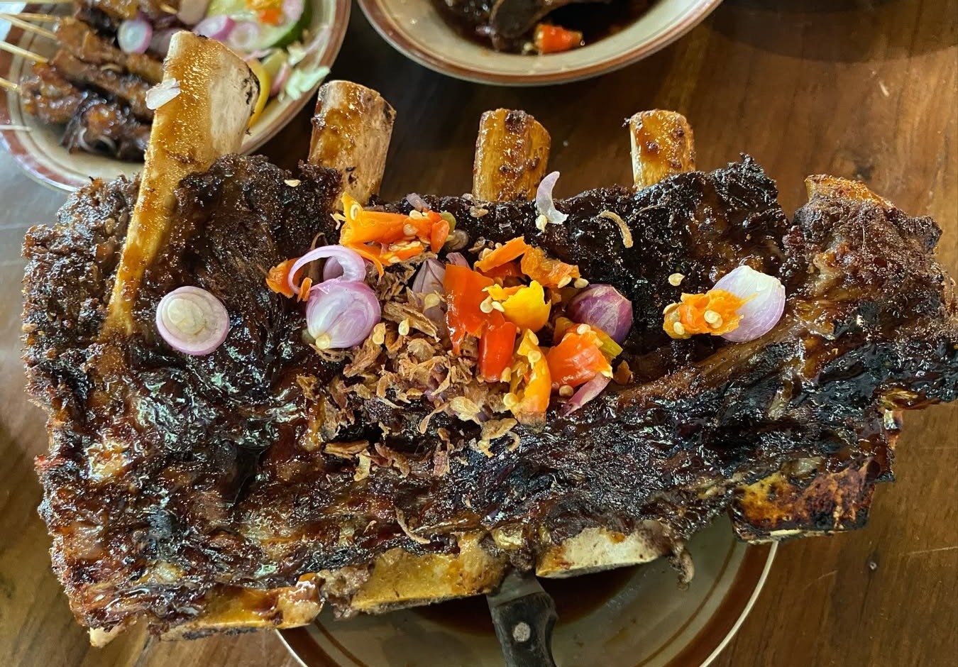 Balungan Dinosaurus Pak Bayu, Kuliner Favorit yang Wajib Dicoba