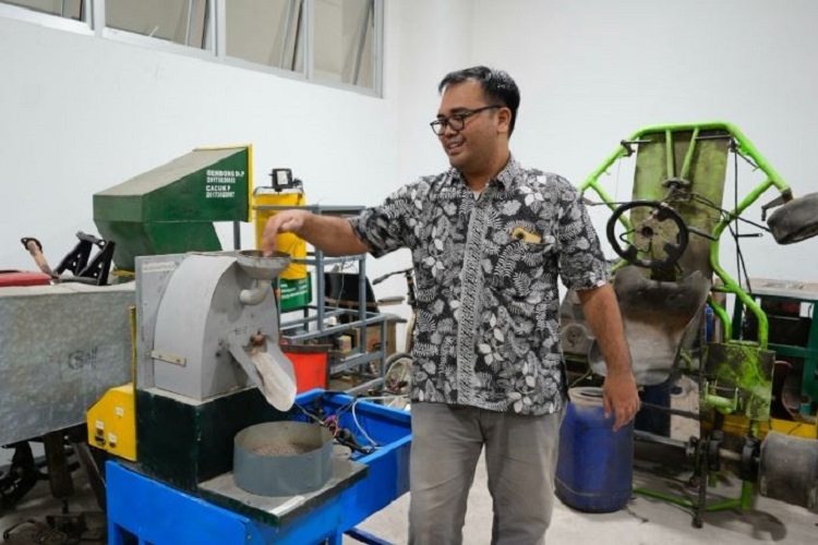 Dosen UMY Bikin Alat Roasting Kopi Praktis dan Murah Seharga Rp5 Juta, Solusi Pemilik UMKM Kafe