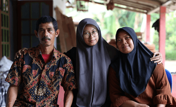 Kisah Anyndha, Anak Penjual Soto Diterima Kuliah Gratis di UGM