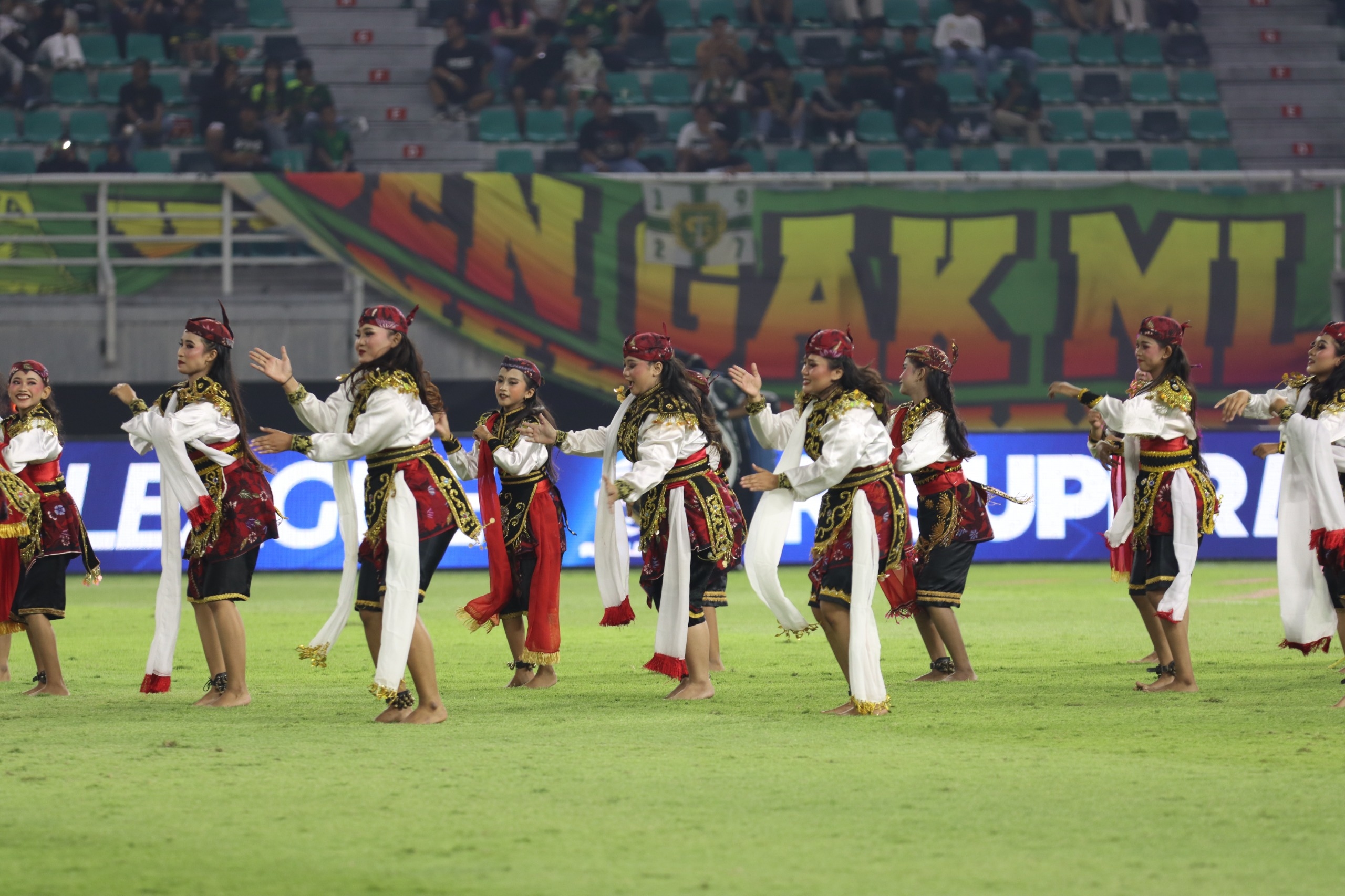 Pesan Semangat Kepahlawanan dan Budaya Adiluhung Indonesia di Pembukaan Kompetisi Super League 2025/2026