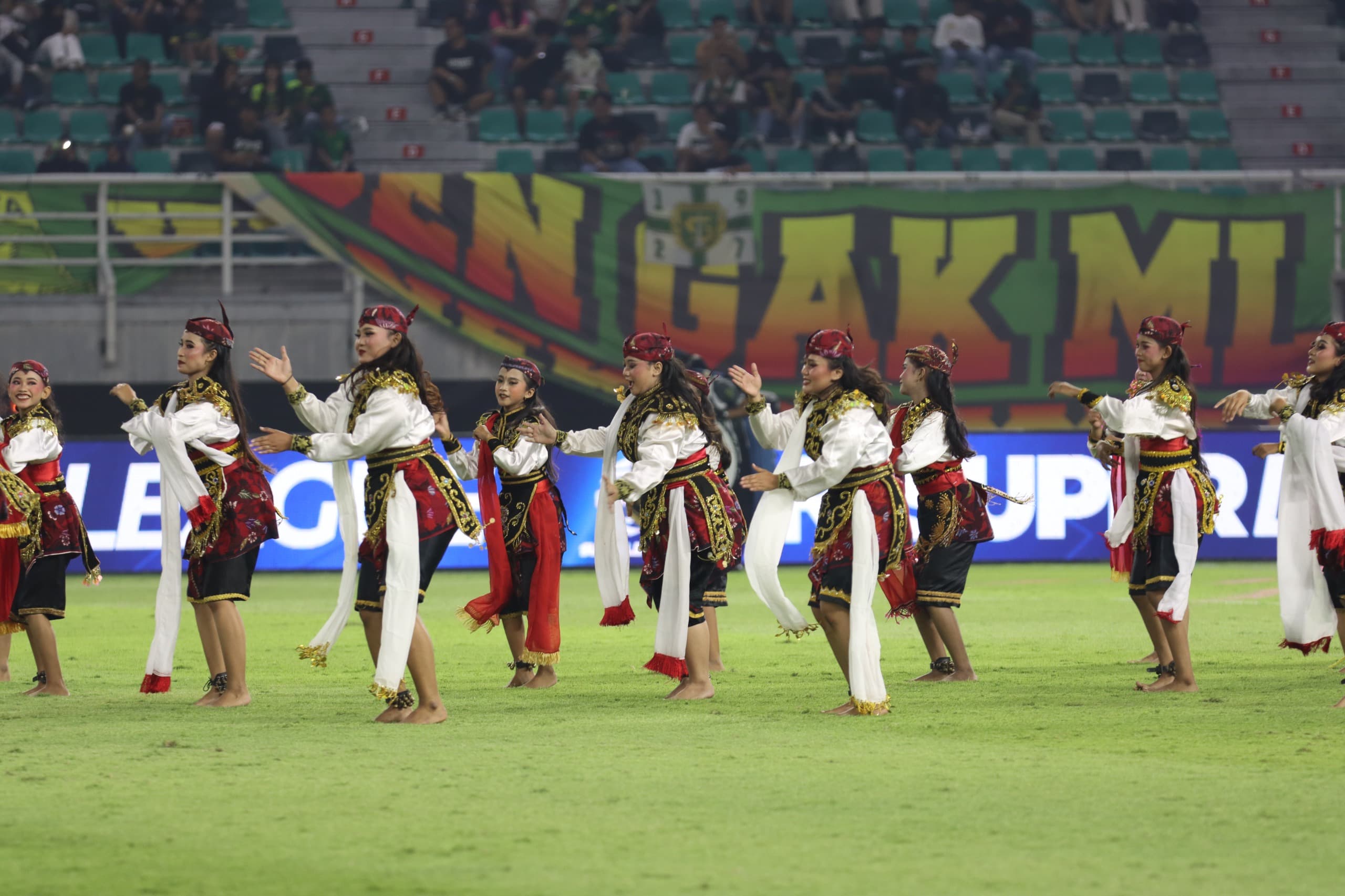 Pesan Semangat Kepahlawanan dan Budaya Adiluhung Indonesia di Pembukaan Kompetisi Super League 2025/2026