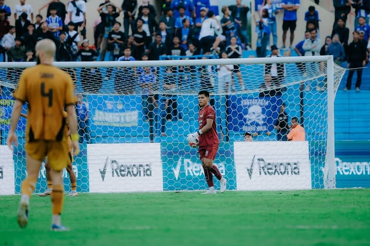 Persija vs PSIM: Upaya Manajemen Gagal, PSIM Tak Bisa Mainkan Cahya dan Raka Cahyana
