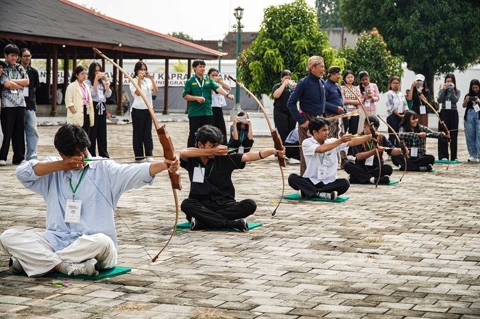 Maba UAJY Belajar Budaya Jawa, Ada Jemparingan hingga Joged Mataraman